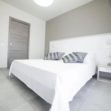 Sikania Casa Diamond Bed & Breakfast *